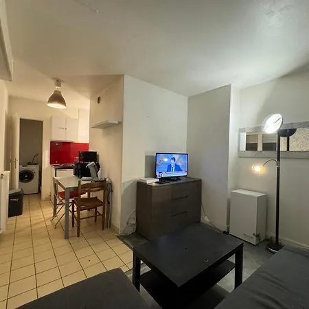 Superbe 2 Pieces Avec Grande Terrasse Apartment Melun