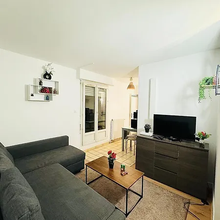 Superbe 2 Pieces Avec Grande Terrasse Melun
